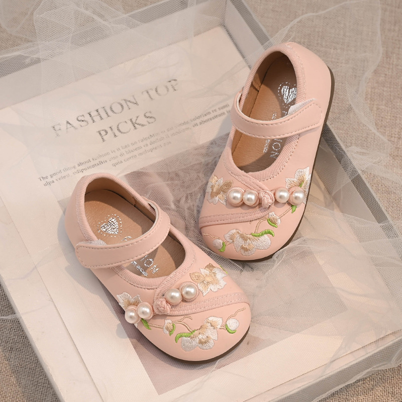 Zapatos Hanfu de niñas 2025 primavera y otoño nuevos zapatos de cuero chinos chinos para niños zapatos de princesa zapatos de bordado antiguo image 4