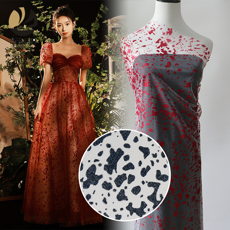 Fabricantes promocionales de bajo precio red irregular pulverización de tinta impresa de tela tela de vestido de novia