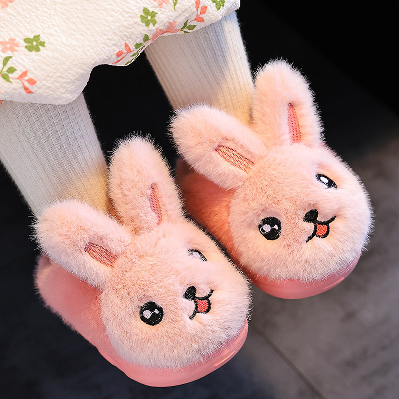 冬の赤ちゃんの綿のスリッパのかわいい漫画の男女の子供の室内の保温の家庭の幼児の滑り止めの子供の綿の靴の卸売り|undefined