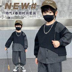 男の子のストライプの色合わせのスーツ春と秋の子供のカジュアルな長袖の2つのセットのかっこいい男の子の外国貿易の服