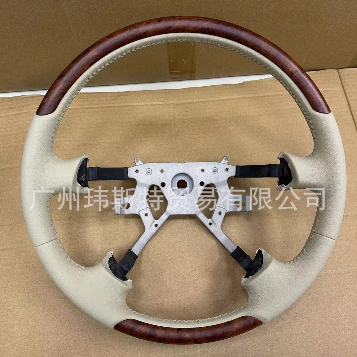 Suitable for Nissan Safariy612008-2011 Nissan Old Model Patrol Steering Wheel with Peach Wood and Genuine Leather