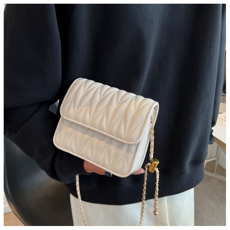 Women's Basic Fashion Solid Color Soft Surface Square Magnetic Buckle Shoulder Bag Square Bag Pu Leather Shoulder Bags display picture 2