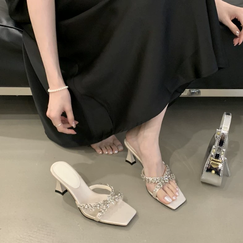 Ян Шулин Летние квадратные стразы с сандалиями