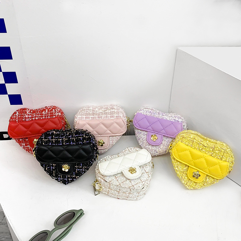 Kid's Small Woolen Heart Shape Cute Heart-shaped Zipper Crossbody Bag display picture 16