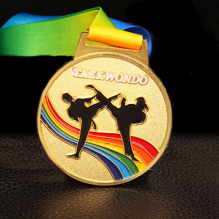 Medallas deportivas universales arcoíris al por mayor, medallas para maratón, voleibol, fútbol, medallas colgantes, medallas de bronce metálico, chapadas en oro.