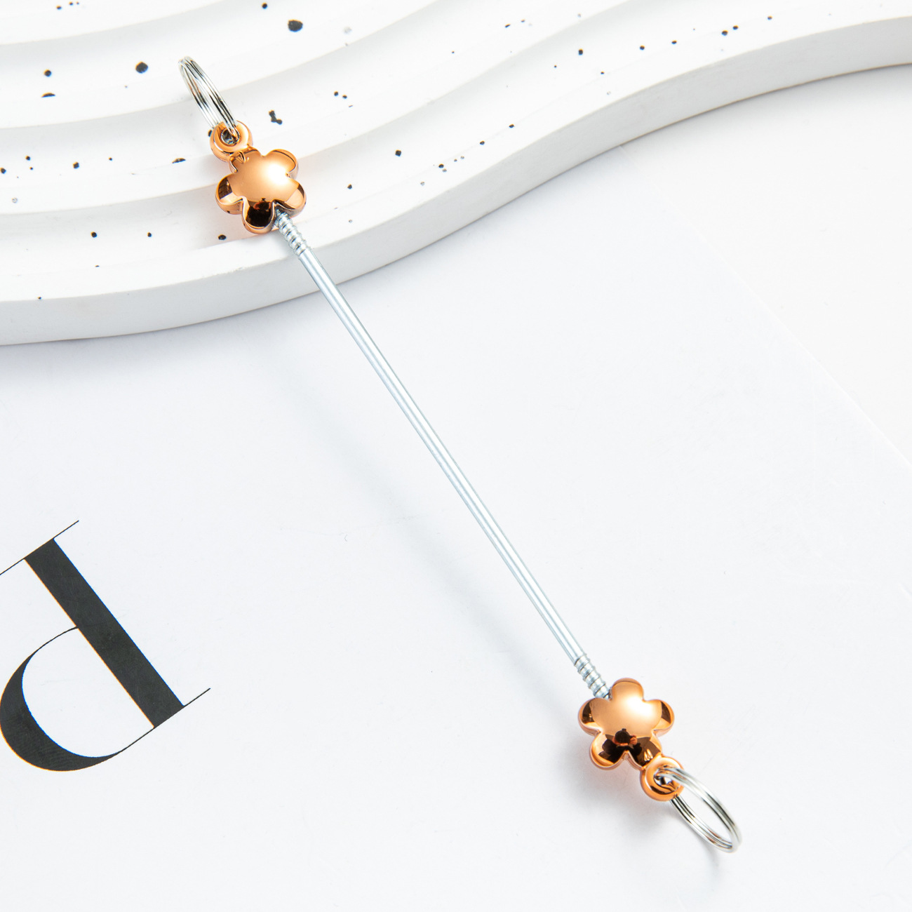 Creativo colgante de accesorios de llavero de amor con cuentas de bricolaje nuevo poste de plástico con cuentas accesorios de llavero con cuentas