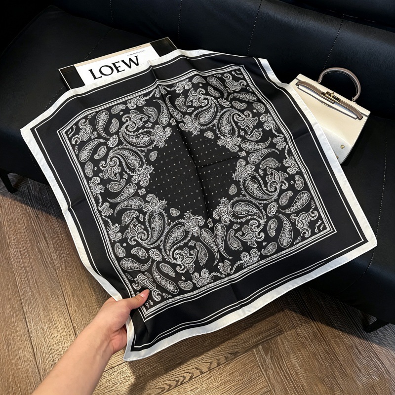 Colección 70*70 nuevo estilo bufanda de seda azul sensación de alta calidad imitación bufanda cuadrada de seda moda todo-fósforo bolsa atada bufanda de pelo