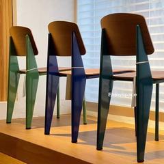 シンプルな家庭用芸術的な食事椅子デザイナーStandard Chair標準椅子Vitra机レジャー椅子