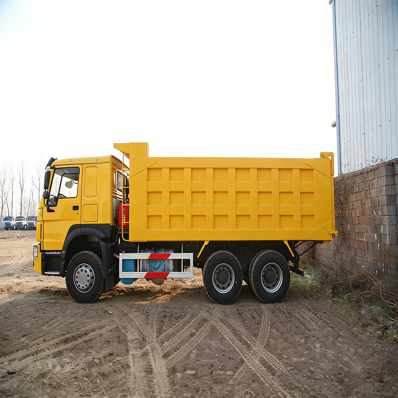 Factory Exports Howo 371375 Horsepower Dump Trucks for Engineering, Earthmoving, and Sand and Gravel Transport