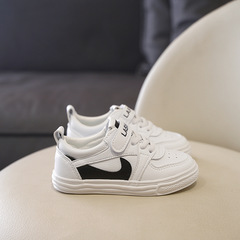 Crayon Shin-chan soft-soled children's shoes boys' sneakers trendy 2024 spring and autumn new breathable white shoes girls' casual shoes