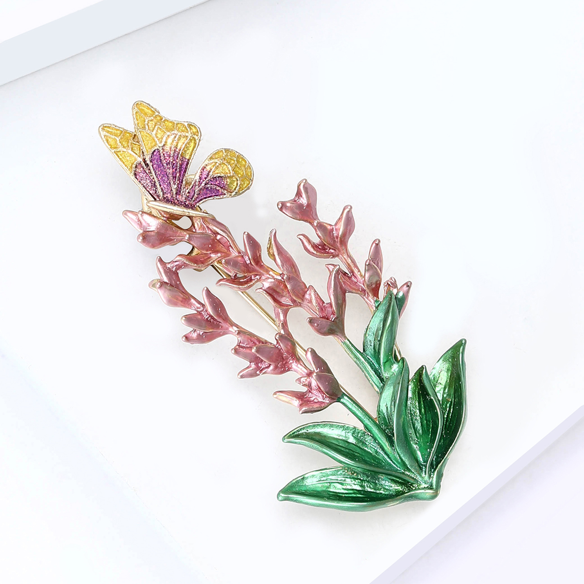 Elegant and Generous Alloy Enamel Lavender Butterfly Brooch Gentle and Fresh Ladies Clothing Corsage Jewelry Pin