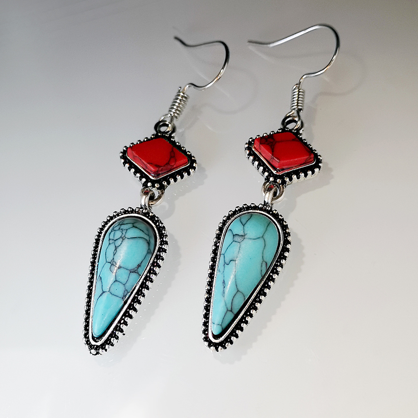 Creative Retro Inlaid Red Turquoise Earrings New Earrings display picture 2