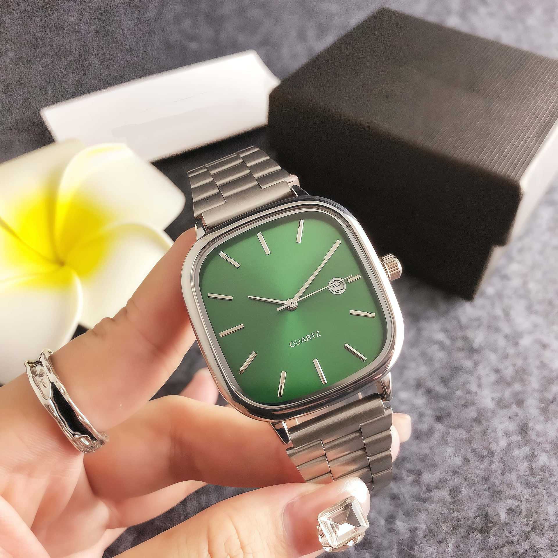 新型女子学生韓国版シンプルファッション腕時計小清新夏女性時計方形文字盤学院風装飾時計