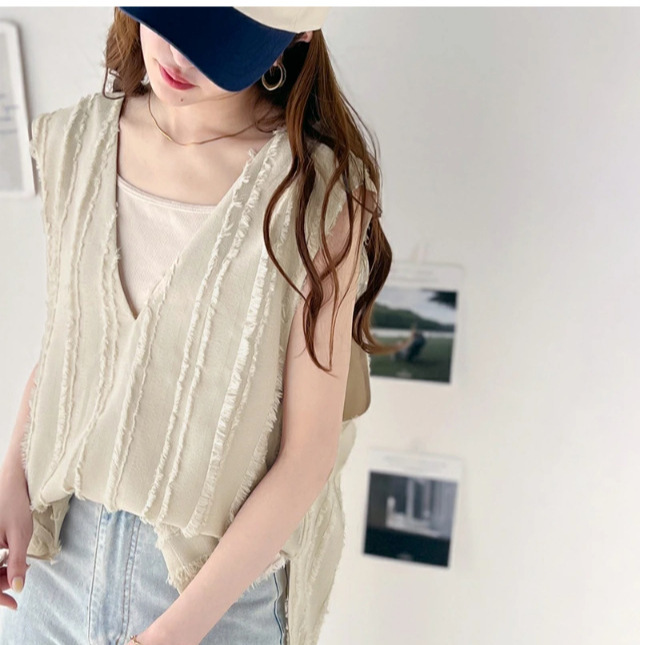 2025 Korean New Style Jacquard V-Neck Tassel Shirt with Side Slit and Loose Silhouette