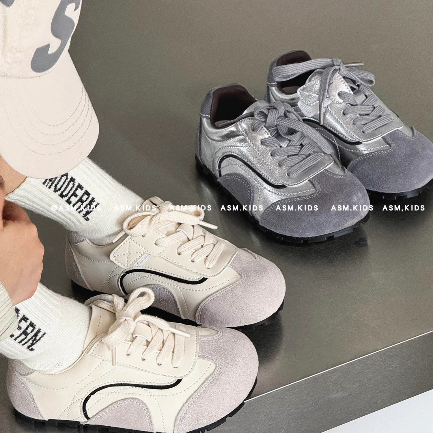 Детская кожаная ретро морали обувь для мальчиков весна и осень 2025 года мягкая подошва дышащая спортивная обувь для девочек дикая белая обувь