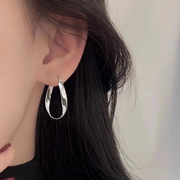 幾何簡約莫比烏斯耳針女高級感輕奢百搭設計耳飾配飾新品光面耳環