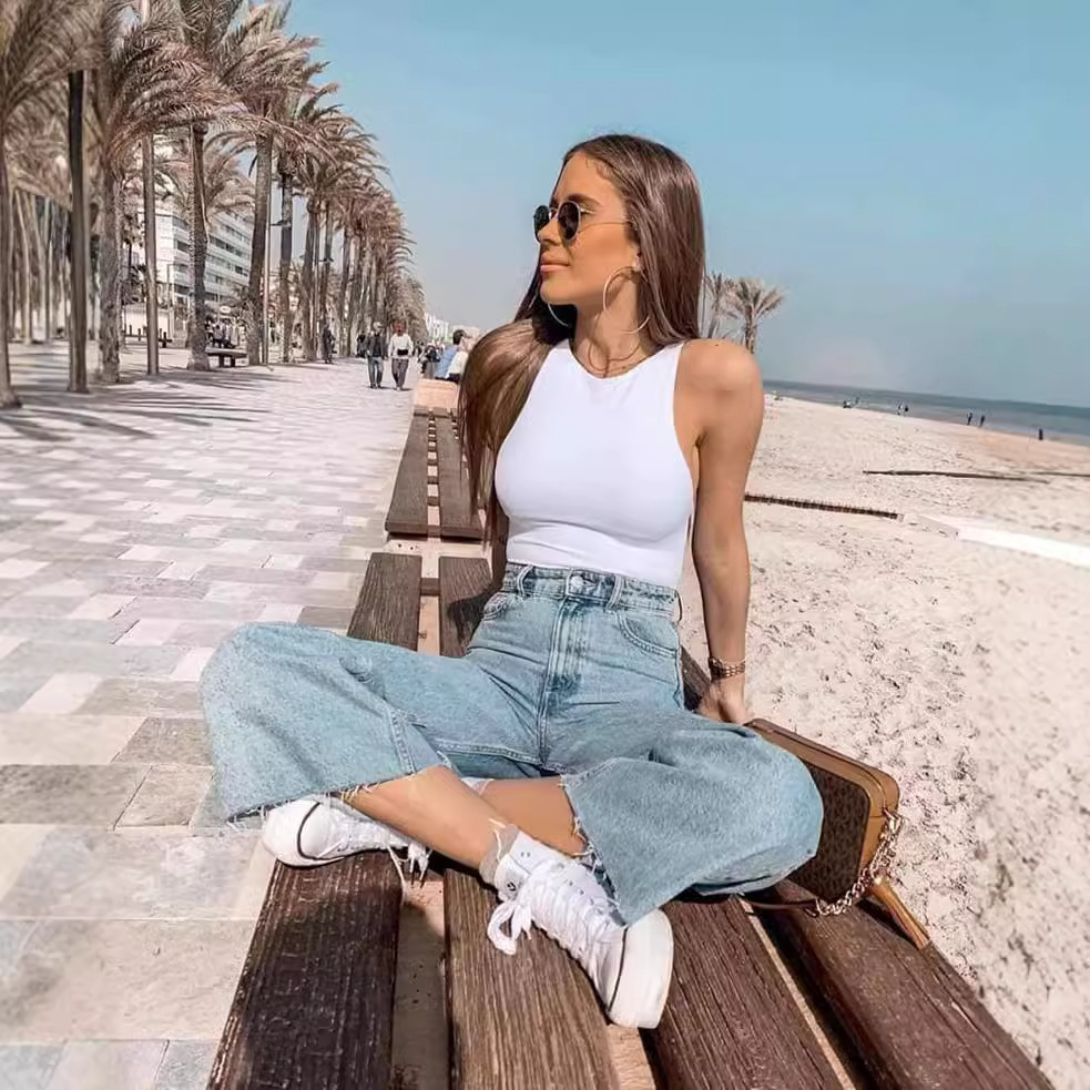 Body ajustado INS de Amazon 2026 para mujer, moda europea y americana, camiseta base de cuello redondo y hombros estrechos, superventas para exportación.