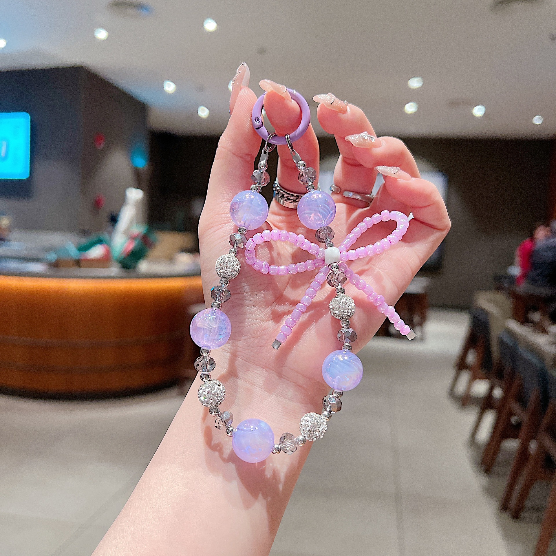 Verano creativo diamantes de imitación cristal con cuentas bowknot funda para teléfono móvil cordón cadena corta moda todo fósforo bolso colgante