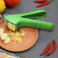 手動にんにく絞り器、にんにくプレス、にんにく皮むき器、にんにくプレス、実用的なポータブルキッチンにんにくプレス