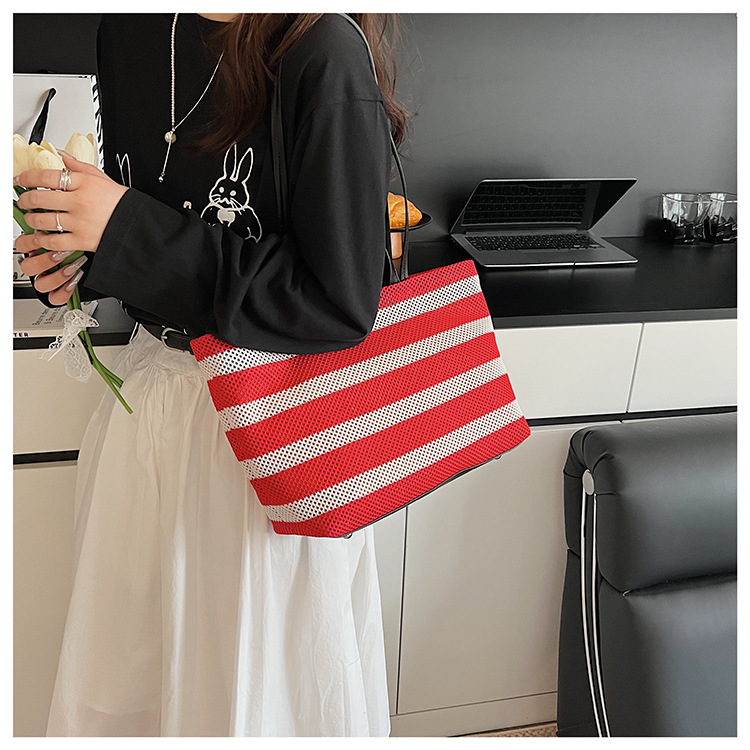 Fashionable large-capacity commuting bag for women 2025 new style, single-shoulder bag for going out to work, casual color-blocking tote bag undefined