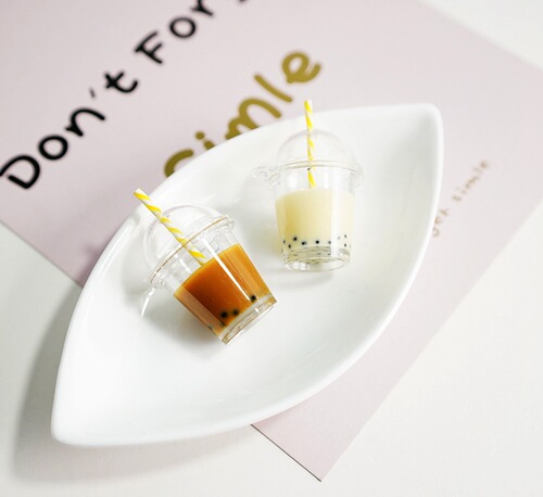 Three-dimensional simulation mini food toy ornaments milk tea drink cup cream mobile phone case pendant resin accessories