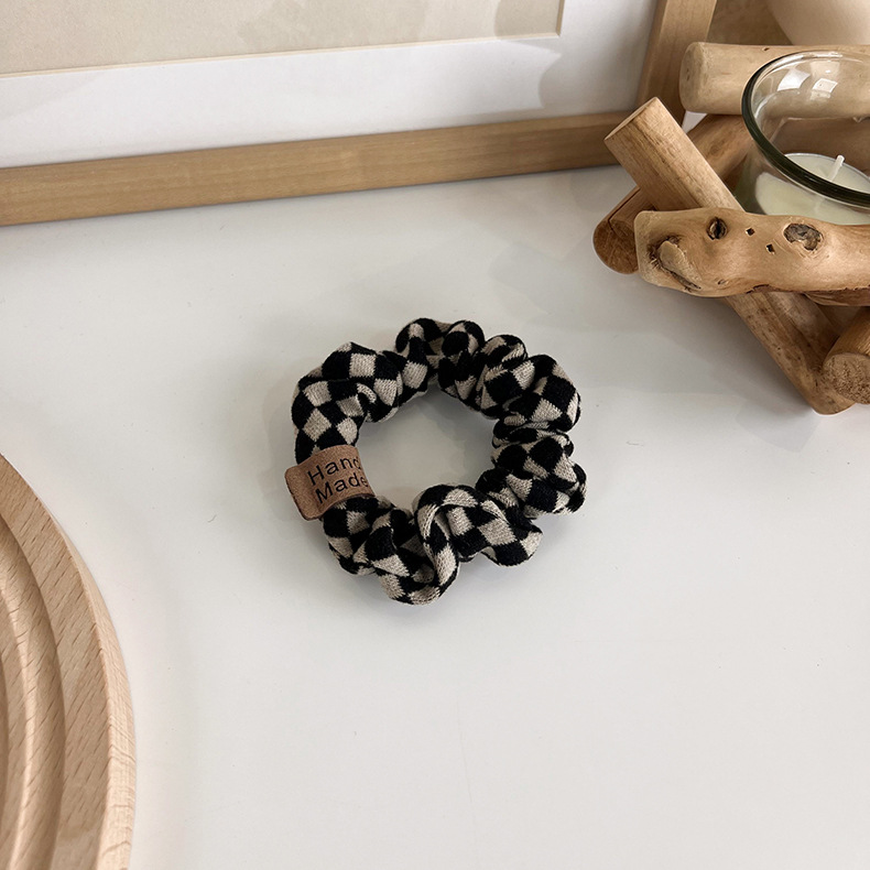 Korean Version Checkerboard Black And White Large Intestine Hair Circle Holiday Style Temperament Sponge Hairband display picture 3