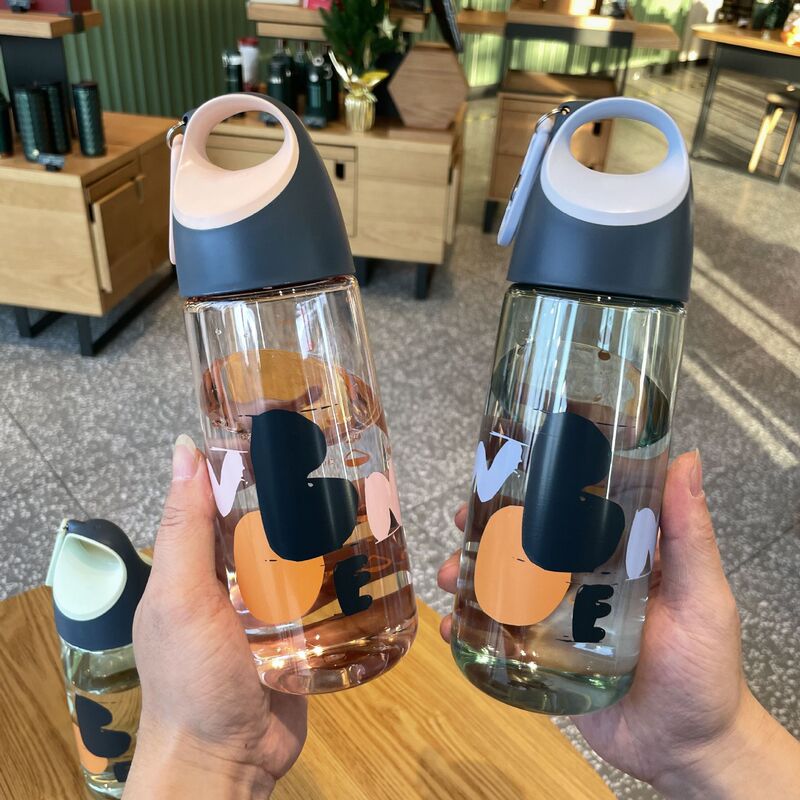 High-value outdoor large-capacity sports portable with lid student PC fall-resistant hand cup with lock travel water Cup