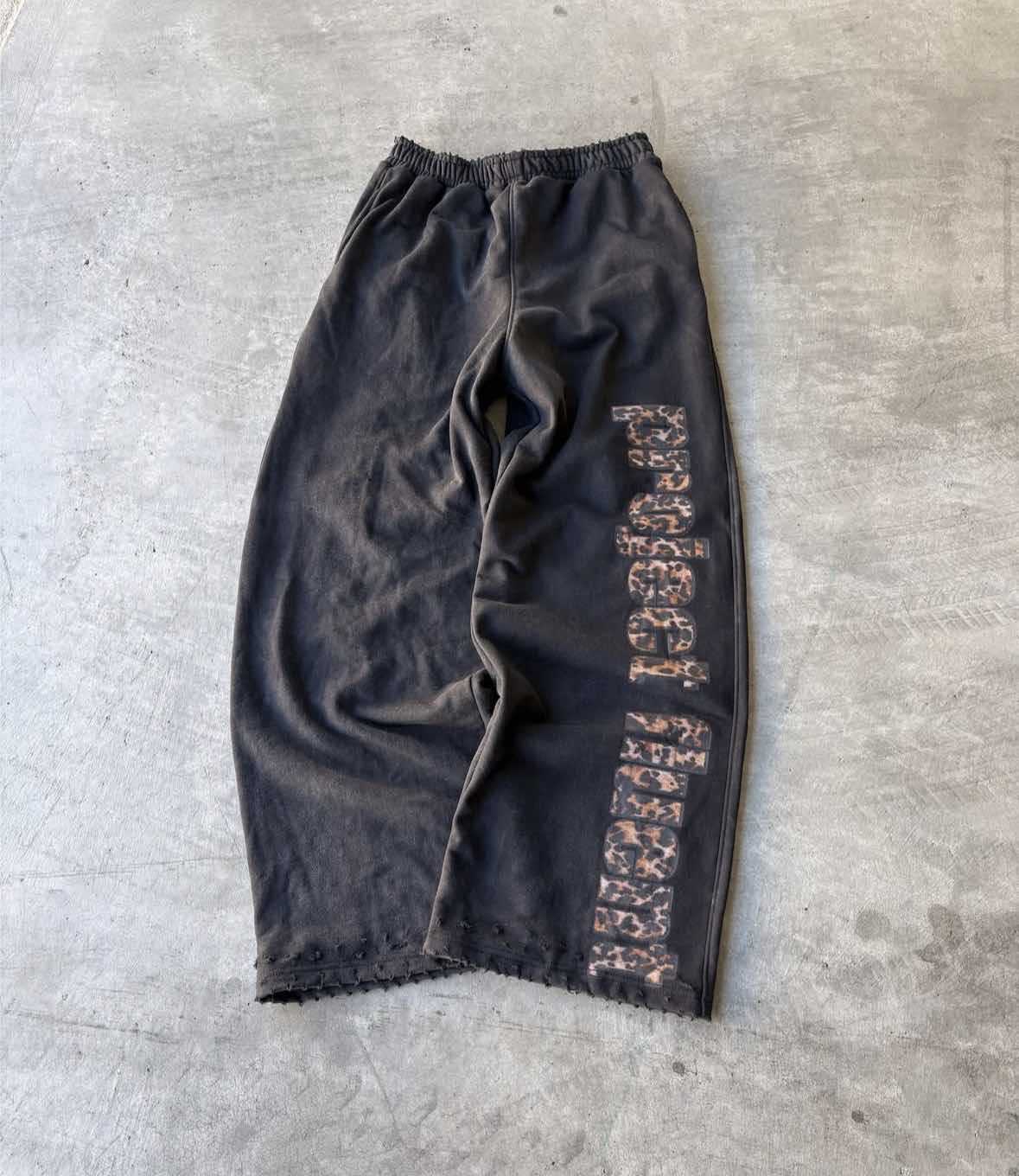2026 Europe And The United States New Viral Trends Fashion Retro Versatile Casual Trousers Men And Women Street Leopard Print Loose Sweatpants_viptrois.com
