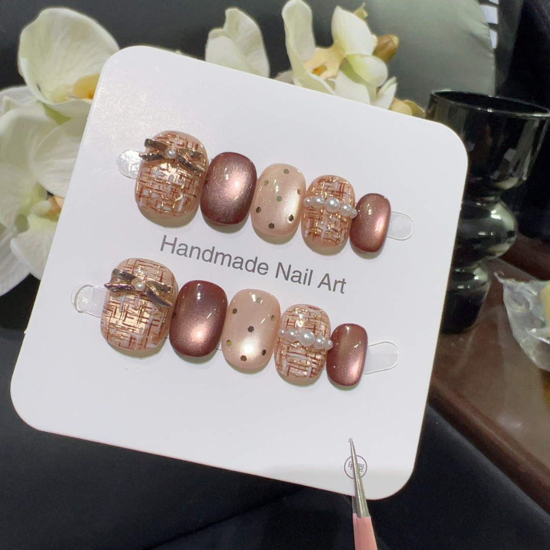 【毛呢小香】小香风格纹珍珠美甲棕调轻奢优雅通勤约会显白穿戴甲