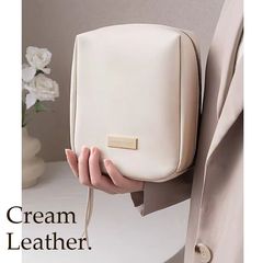 2025 夏の新しいニッチ ins 化粧品バッグ女性のためのポータブル大容量収納袋スキンケア製品防水旅行