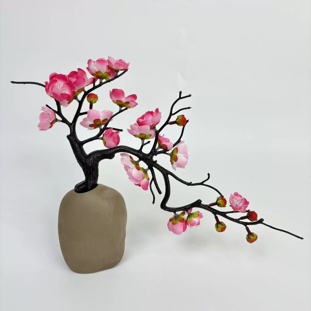 Симуляционная земля plum blossom plum бонсай цветок новогоднее украшение шелковый цветок крупная партия картина. стиль дерева сливовой цветущей