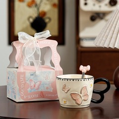レトロ蝶マグカップスプーン付きかわいいカップル陶磁器コーヒーカップ少女蝶結びプレゼント女子コップ