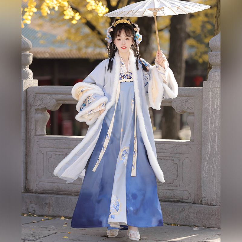 Hanfu, warm cloak