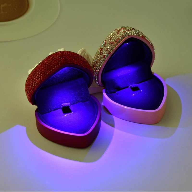 ハイエンドのダイヤモンドがちりばめられたハート型の LED ライトハイエンドのジュエリーペンダントギフトボックスインネックレスイヤリングリングジュエリーボックス|undefined