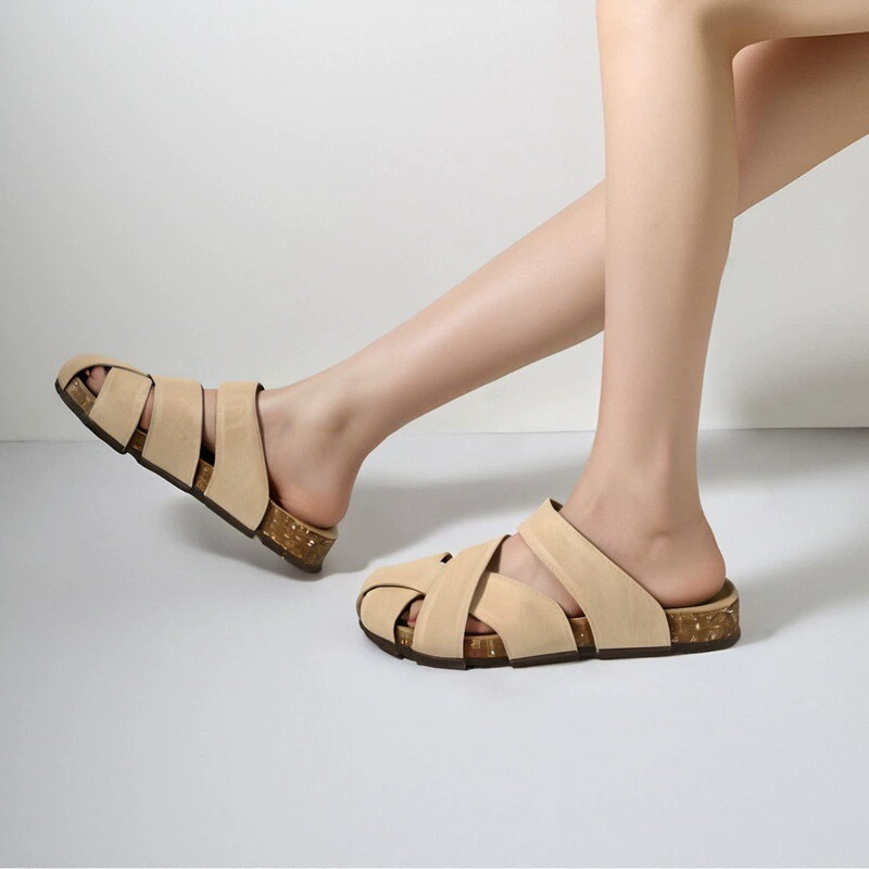 Женские летние тапочки 2025 года, ретро-стиль, новые модные, универсальные и удобные, для улицы, ленивые, надеваются без застежек, полутапочки