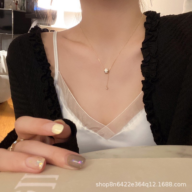 时尚轻奢珍珠项链复古高级感小众个性吊坠配饰秋冬毛衣链锆石项链|undefined