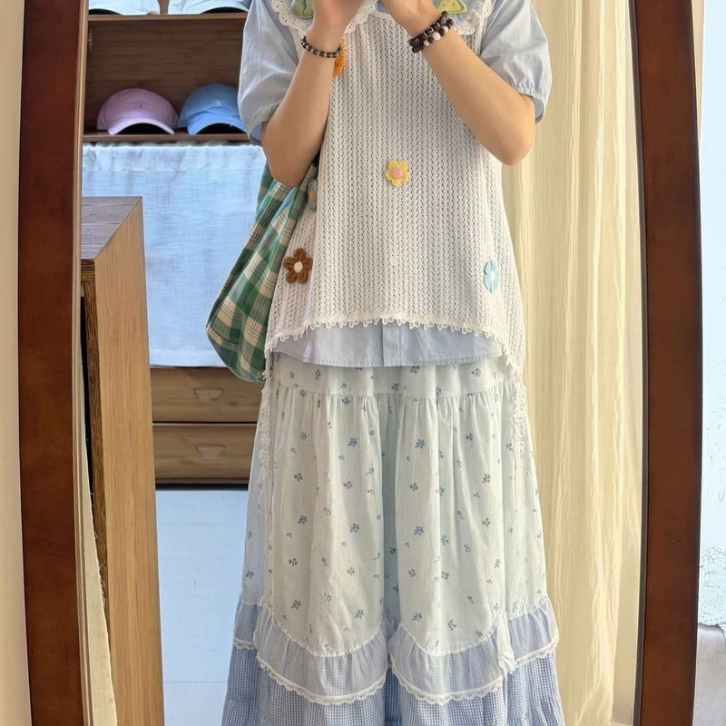 New Hong Kong Style Diary-Style Semi-Transparent Inner Blouse with Three-Dimensional Floral Shirt and Layered Vest for Women's Summer Outfit