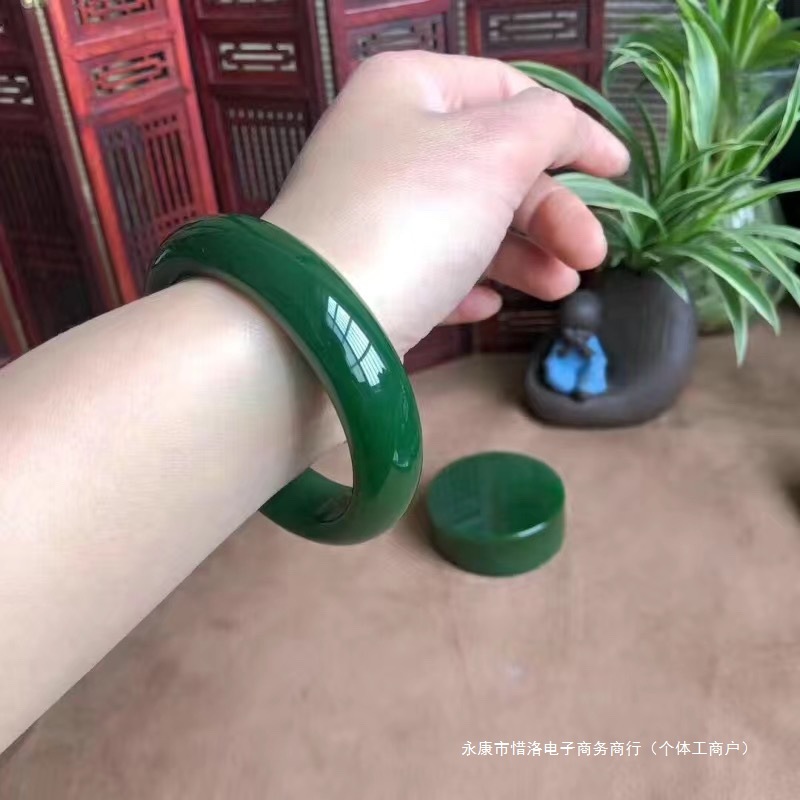 和田玉碧玉手镯俄罗斯碧玉无黑点菠菜绿女款粗条玉石礼品处理惜洛