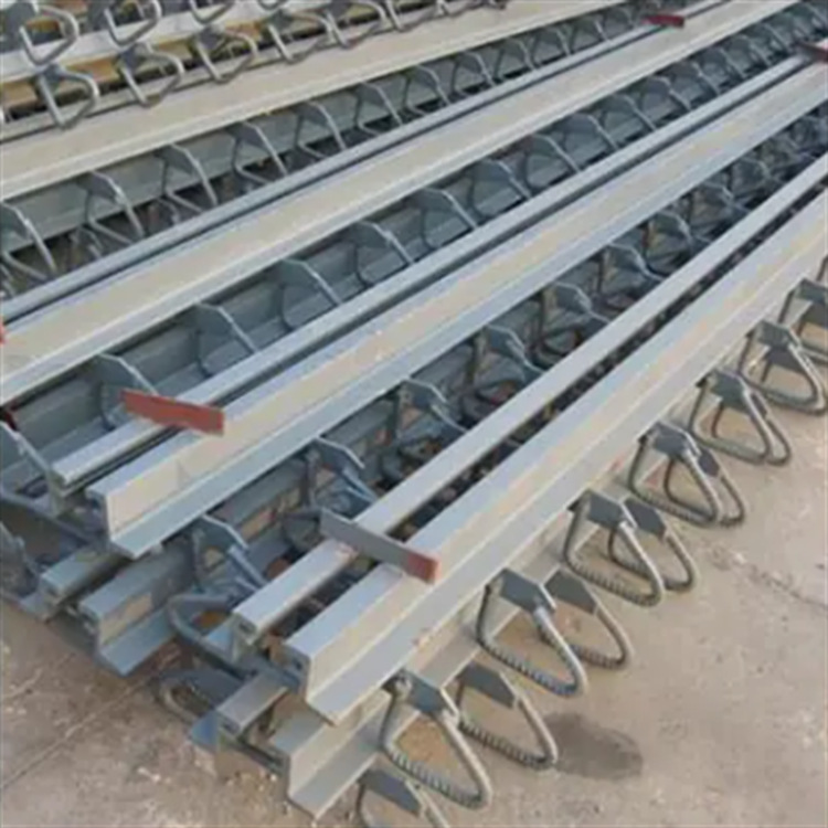 Puente articulación telescópico carretera diente de diente de sierra acera desplazamiento multidireccional TST relleno telescópico diente de sierra barra de acero obturación