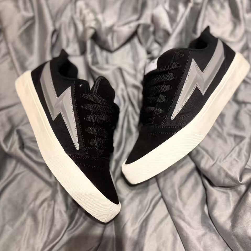 Nuevos zapatos casuales de pareja para hombres, zapatos de tendencia, zapatos de pan para hombres, zapatos de skate de moda para hombres de estilo americano.