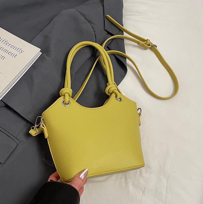 Bolso de cubo popular de este año para mujer 2025 nuevo bolso de mensajero de nicho de alta gama bolso de hombro de viajero súper caliente