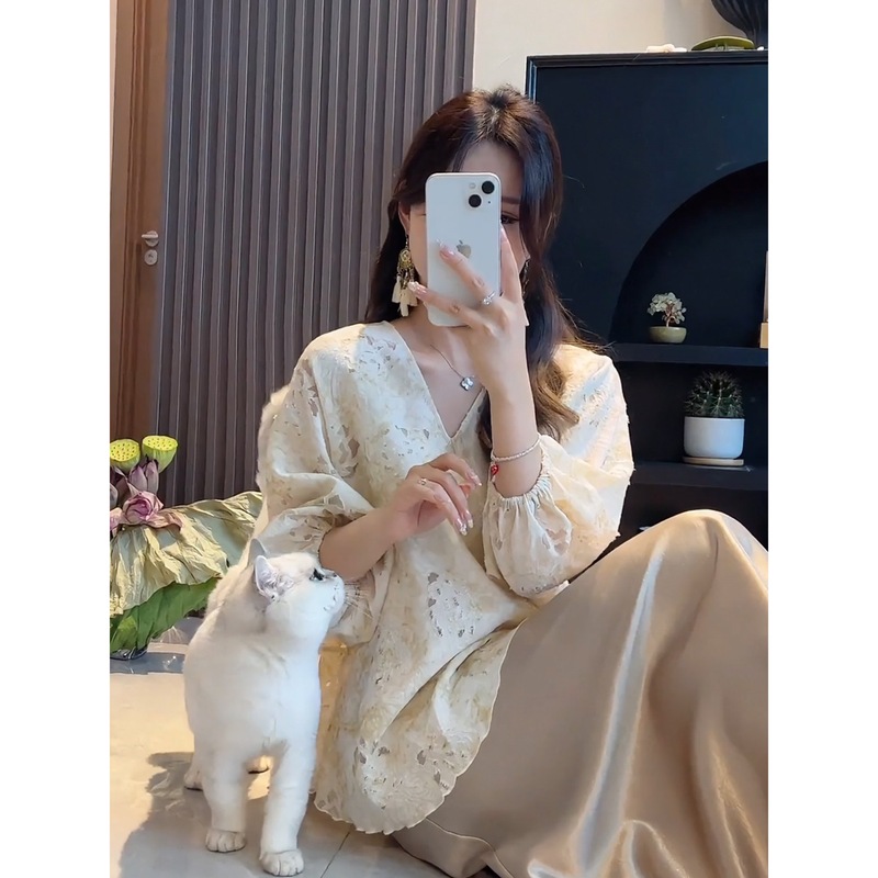 大码胖mm法式V领灯笼袖晕染剪花衬衫女夏季优雅宽松显瘦衬衣上衣|undefined
