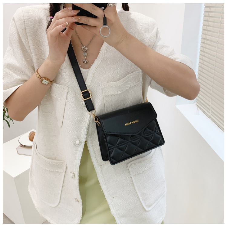 Korean Fashion Embroidered Thread Letter Messenger Small Square Bag display picture 8