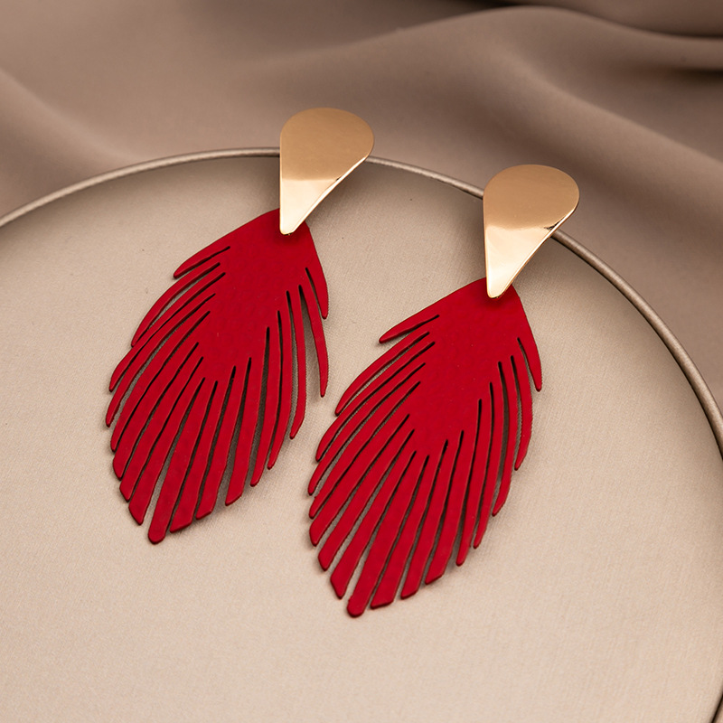 28g Weight Drop Earrings Classification 1 Pair Quantity Daily Occasion Iron Material Leaf Pattern Women'S Gender Plating Design Fashion Style 1 Pair Fashion Leaf Plating Iron Drop Earrings 5