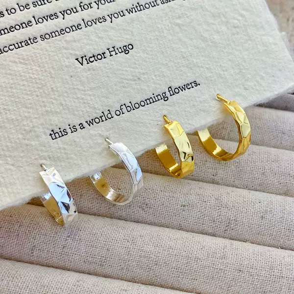 Copper Gold-Plated European and American Fashion Textured Plain Hoop Earrings for Women, New Minimalist Style, High-End Versatile Hoop Earrings