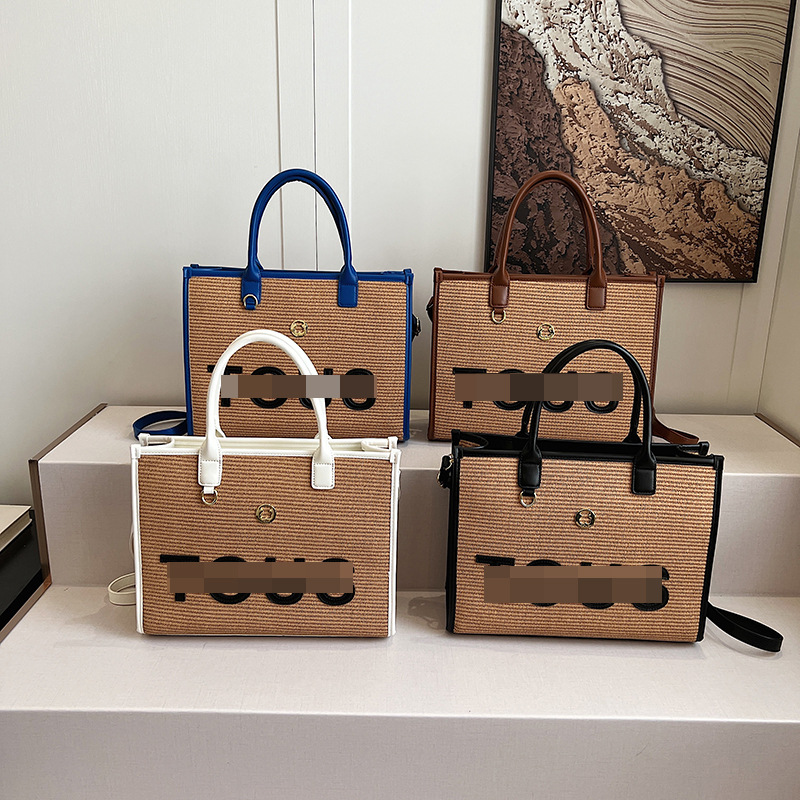 Bolsa de paja para mujer 2024 nuevo bolso tejido portátil de diseño de estilo occidental de gran capacidad, bolso cuadrado pequeño con letras de color en contraste personalizado