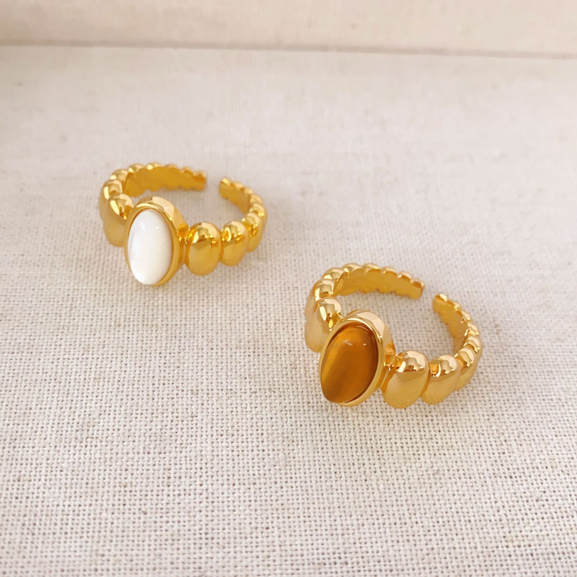 Fashionable copper ring