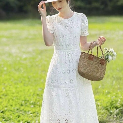 White round-neck French-style dress for women, summer annual women's dress, waist-cinching, temperament, long dress, hollowed-out.