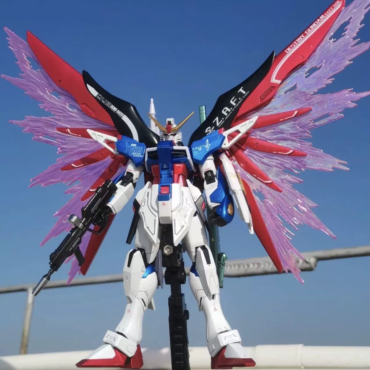 Модель меха для сборки: Newborn Freedom HG / Strike Freedom MG, красный еретический единорог, фигурка бойца Свободы