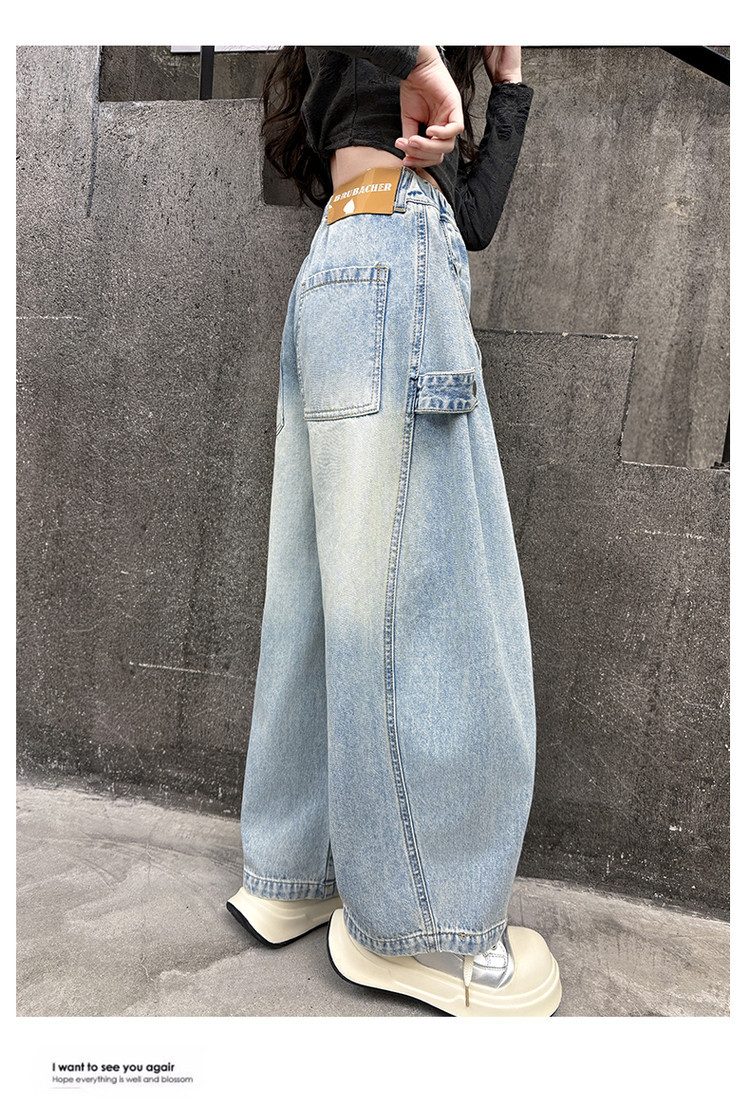 Jeans in denim effetto used per bambini con orlo grezzo e vestibilità comoda - Jeans elasticizzati in vita azzurri per bambine (3-8 anni), stile streetwear alla moda_voghion.com